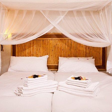 Halali Camp Hotel Etosha Екстериор снимка